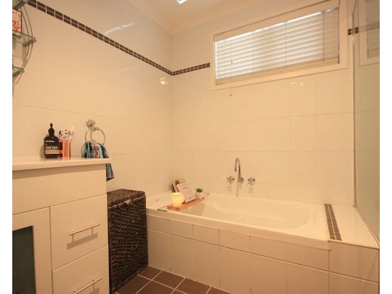 20 Banks Place, Camden South NSW 2570