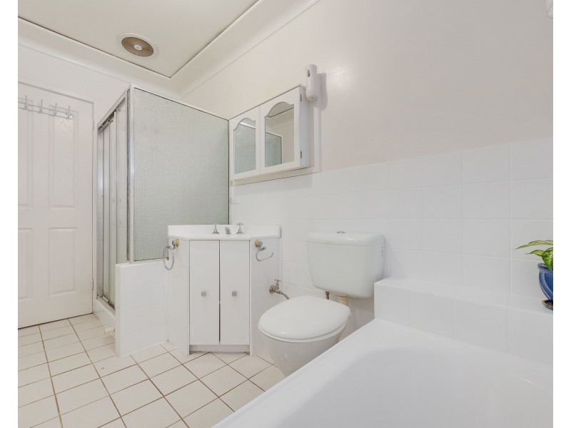 1 Burraneer Street, Leumeah NSW 2560