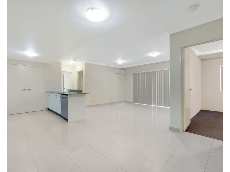 8/41 Woodhouse Drive, Ambarvale NSW 2560
