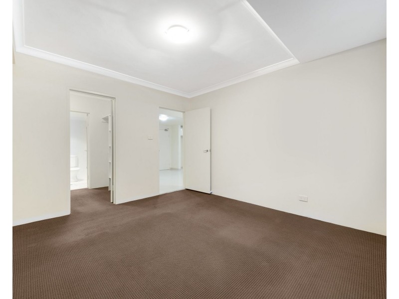 8/41 Woodhouse Drive, Ambarvale NSW 2560