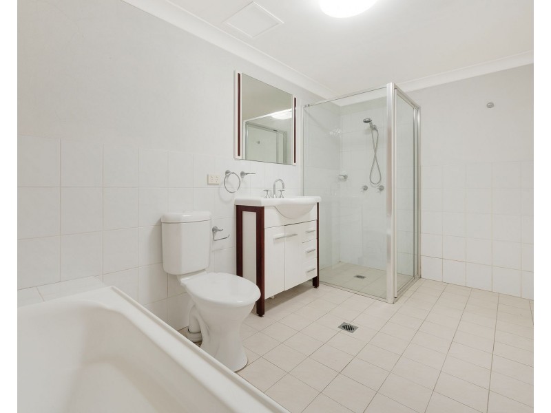 8/41 Woodhouse Drive, Ambarvale NSW 2560