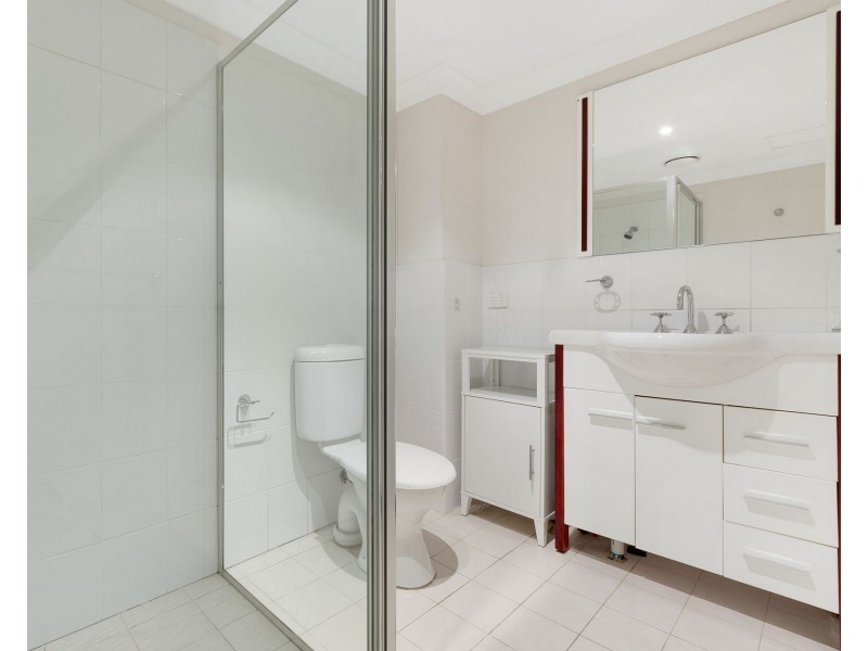 8/41 Woodhouse Drive, Ambarvale NSW 2560
