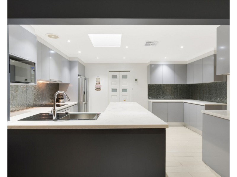 33 Old Kent Road, Ruse NSW 2560