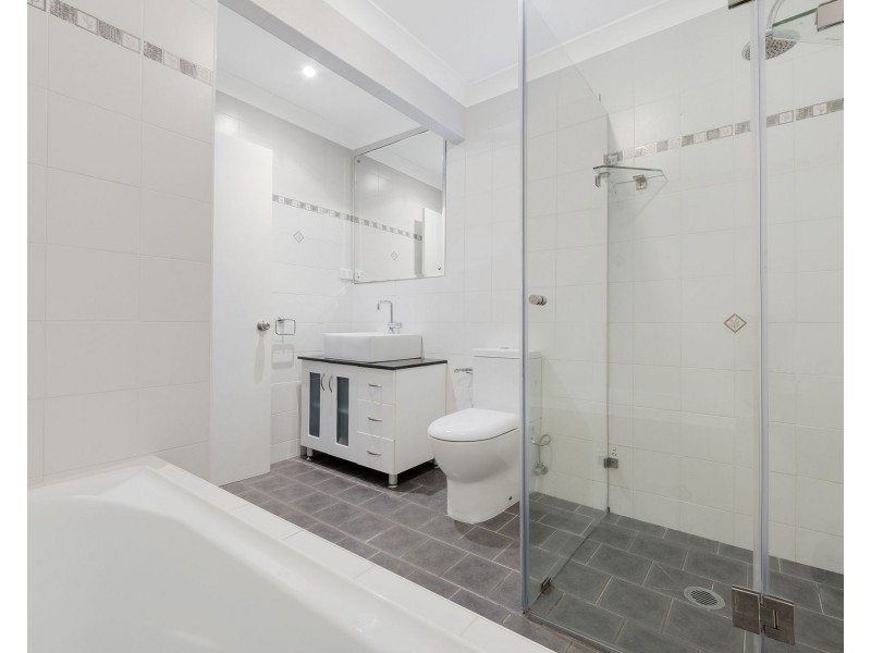 33 Old Kent Road, Ruse NSW 2560