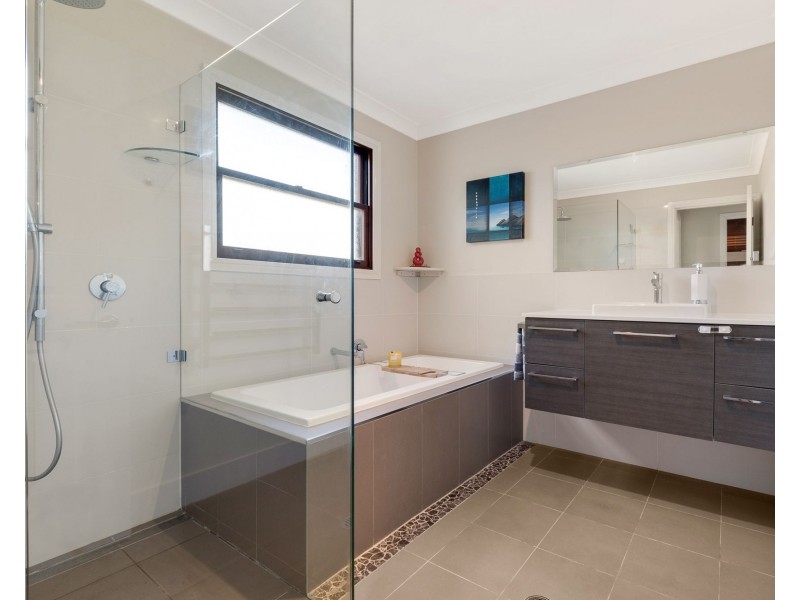 5 Michele Place, Camden South NSW 2570