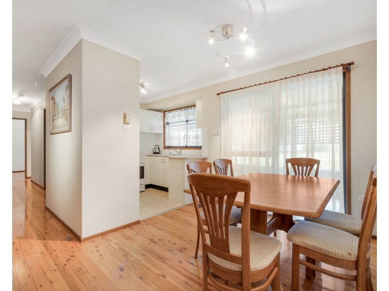 15 Traminer Place, Eschol Park NSW 2558