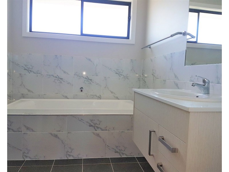 32 Holden Drive, Oran Park NSW 2570