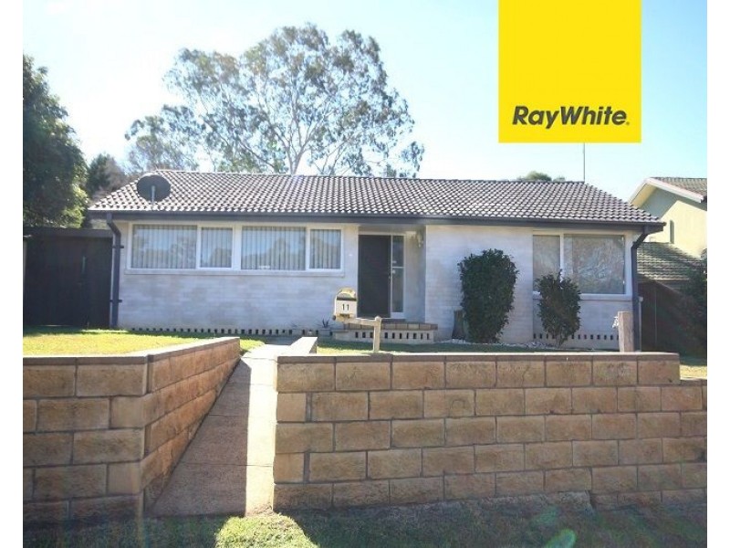 11 Poplar Crescent, Bradbury NSW 2560