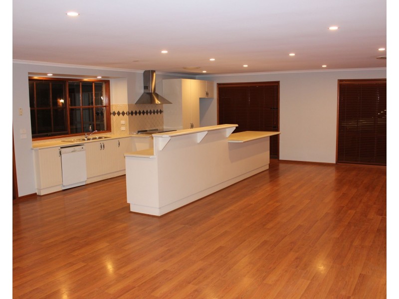 10 & 10A Glenworth Place, Camden NSW 2570