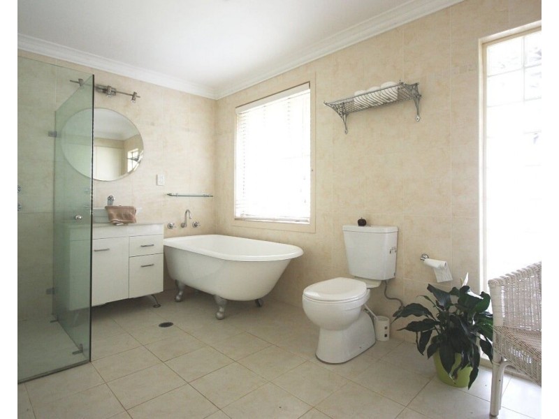 10 & 10A Glenworth Place, Camden NSW 2570