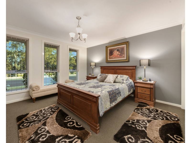 60 Hampshire Boulevard, Spring Farm NSW 2570