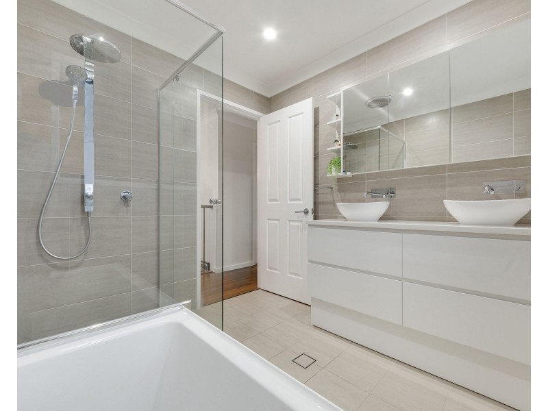 8 Stutz Place, Ingleburn NSW 2565