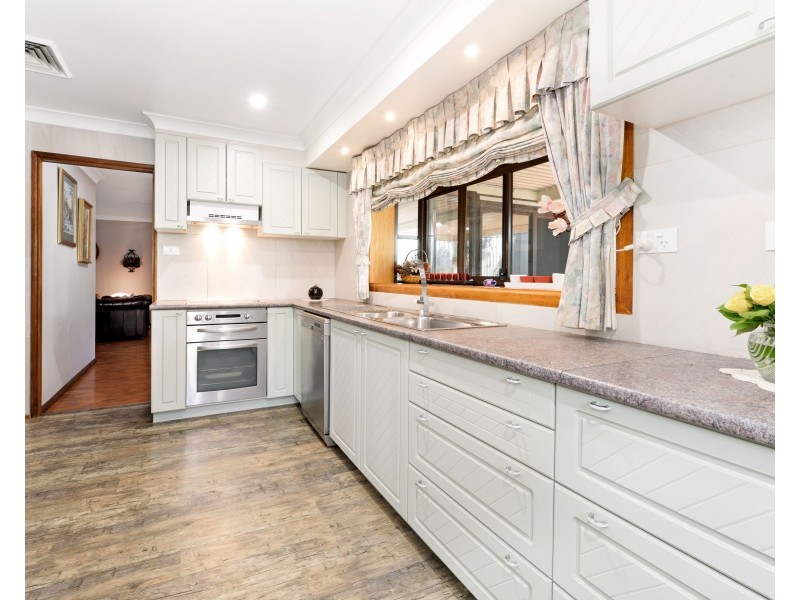 23 Traminer Place, Eschol Park NSW 2558