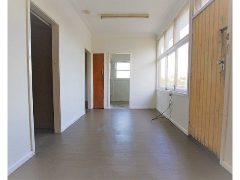 136 Macquarie Avenue, Campbelltown NSW 2560