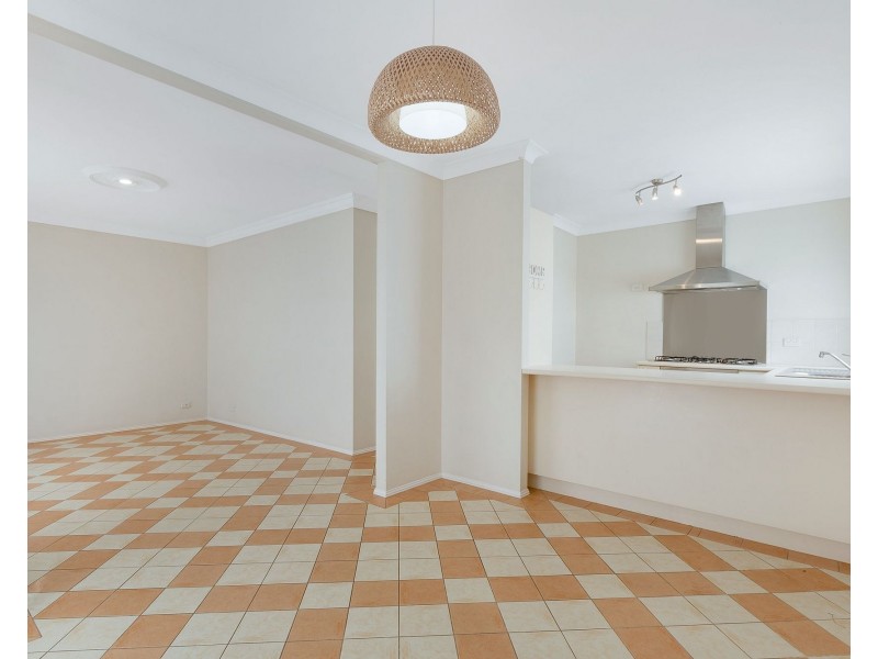 11 Englorie Park Drive, Englorie Park NSW 2560