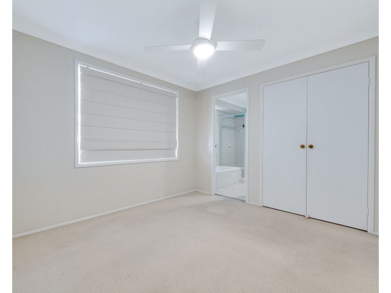 11 Englorie Park Drive, Englorie Park NSW 2560