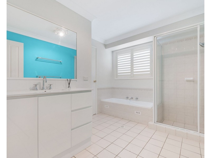 11 Englorie Park Drive, Englorie Park NSW 2560