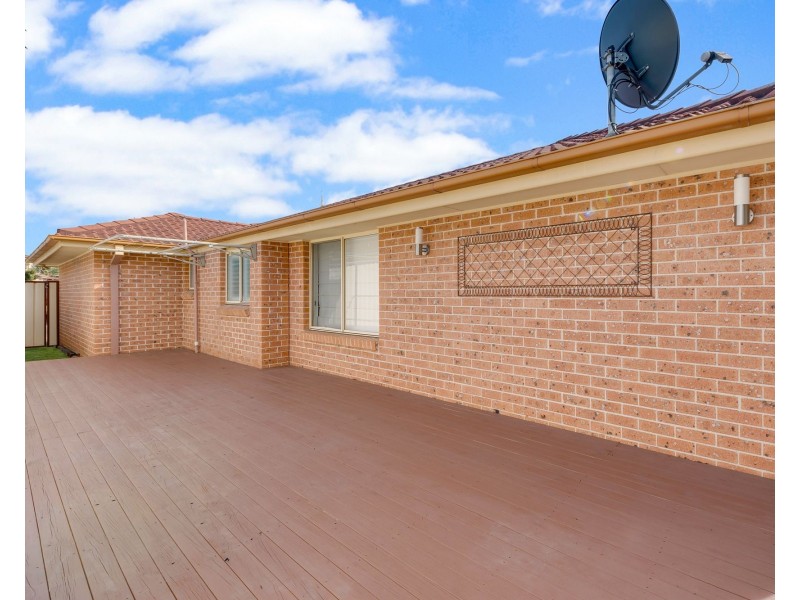 11 Englorie Park Drive, Englorie Park NSW 2560