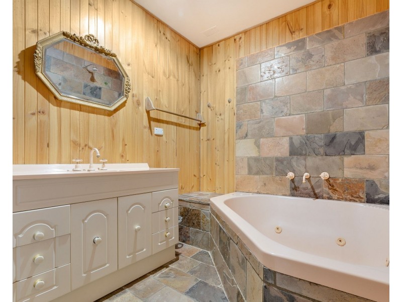 9 Warrina Road, Bradbury NSW 2560