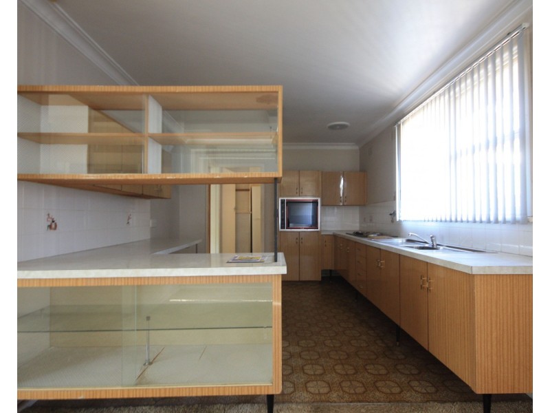 39 Richmond Crescent, Campbelltown NSW 2560