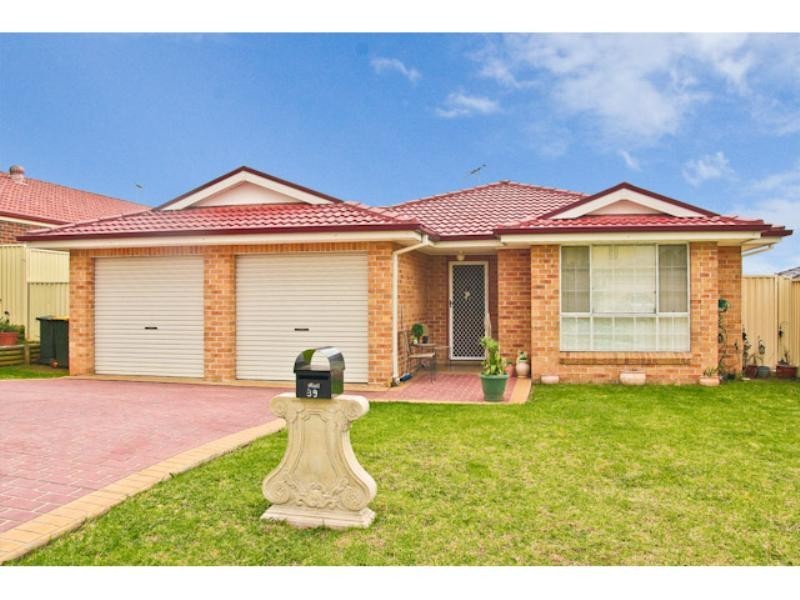 39 Archibald Cresent, Rosemeadow NSW 2560