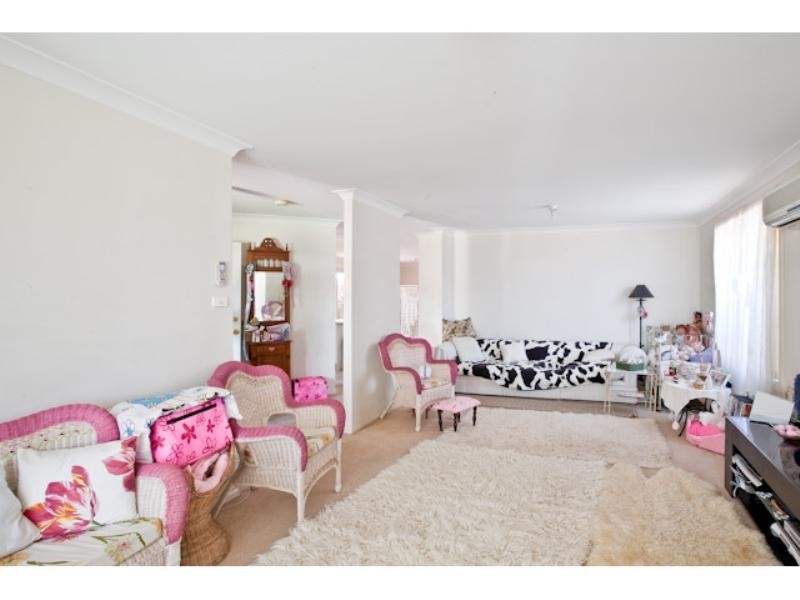 39 Archibald Cresent, Rosemeadow NSW 2560