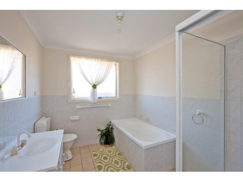 39 Archibald Cresent, Rosemeadow NSW 2560