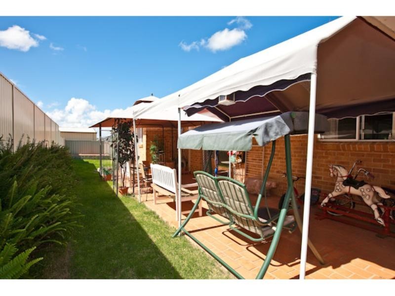 39 Archibald Cresent, Rosemeadow NSW 2560