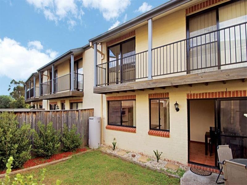 10 Pickets Place, Currans Hill NSW 2567