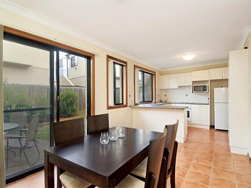 10 Pickets Place, Currans Hill NSW 2567