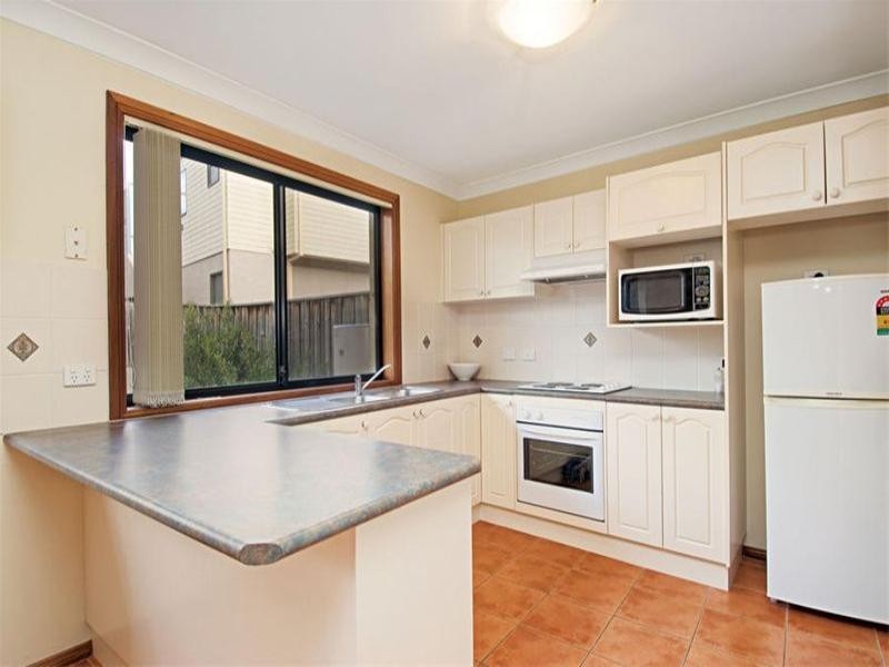 10 Pickets Place, Currans Hill NSW 2567