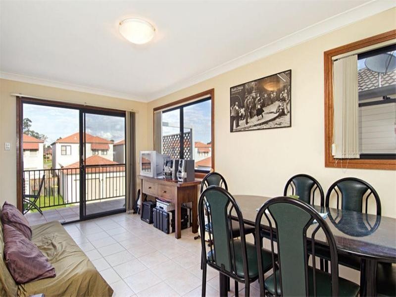 10 Pickets Place, Currans Hill NSW 2567