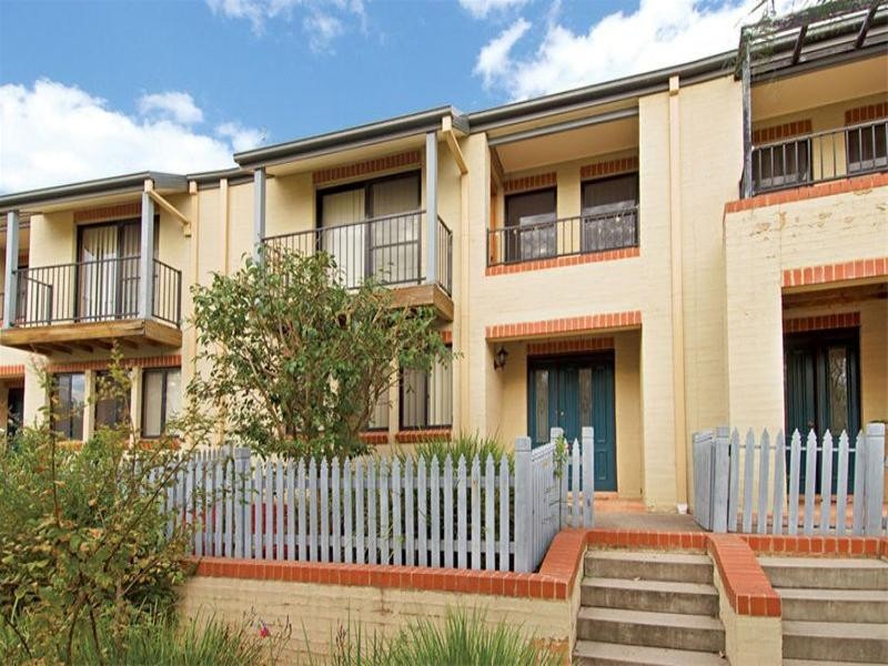 10 Pickets Place, Currans Hill NSW 2567