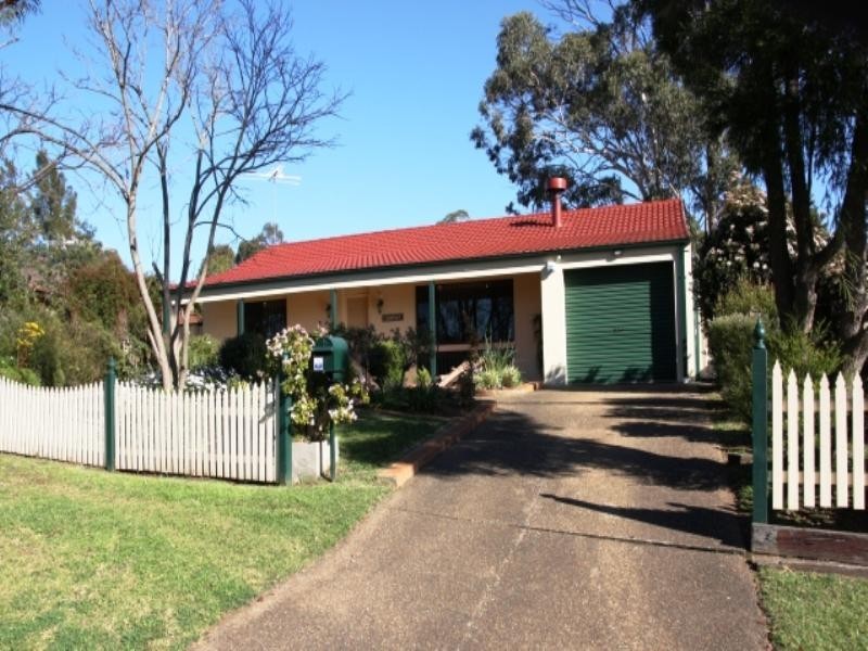 38 Donalbain Circuit, Rosemeadow NSW 2560