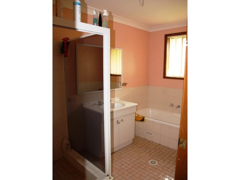 1/36 St Helens Park Drive, St Helens Park NSW 2560