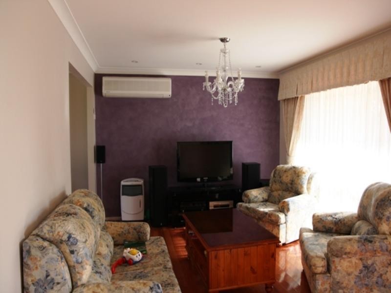 16 Ettalong Place, Woodbine NSW 2560