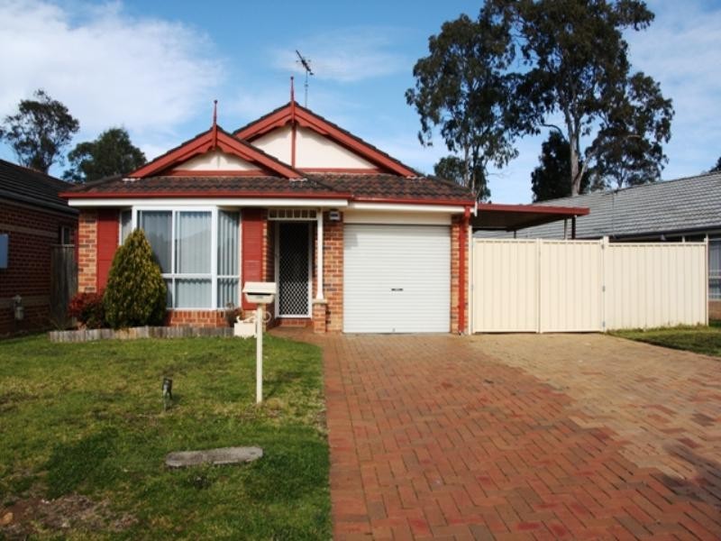 5 Bettong Place, St Helens Park NSW 2560