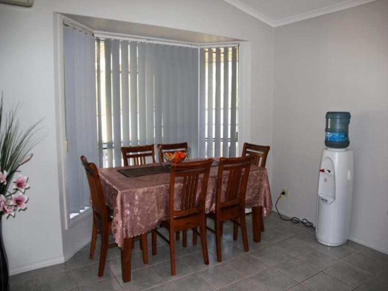 5 Bettong Place, St Helens Park NSW 2560