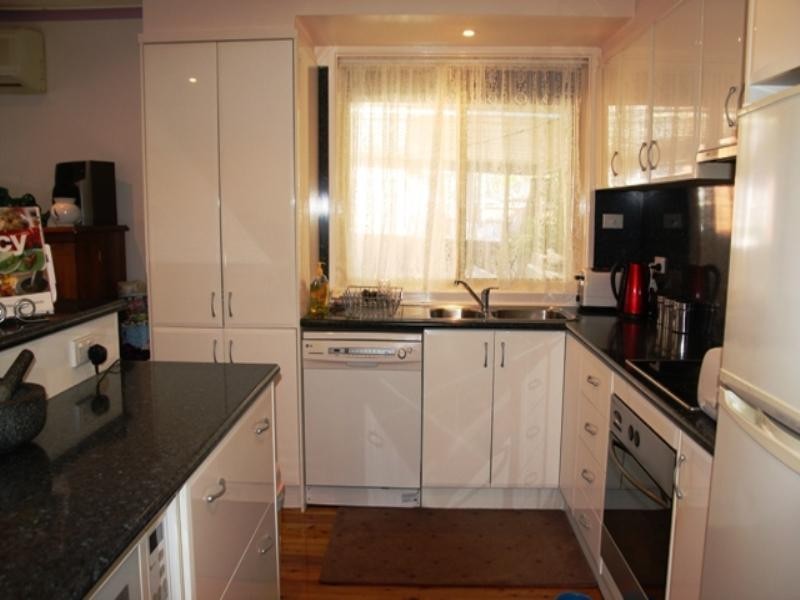 8 Fairlight Place, Woodbine NSW 2560