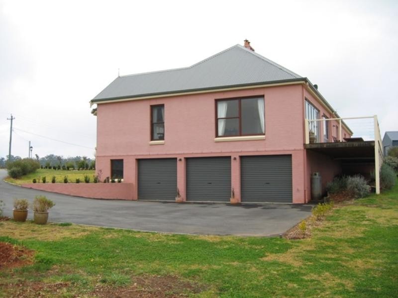 825 Mt Hercules Road, Razorback NSW 2850