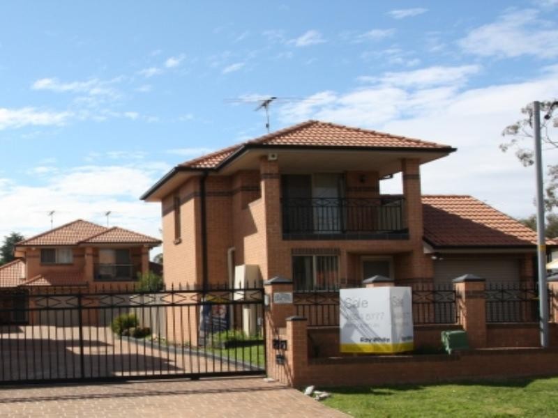 5/34 Allman Street, Campbelltown NSW 2560