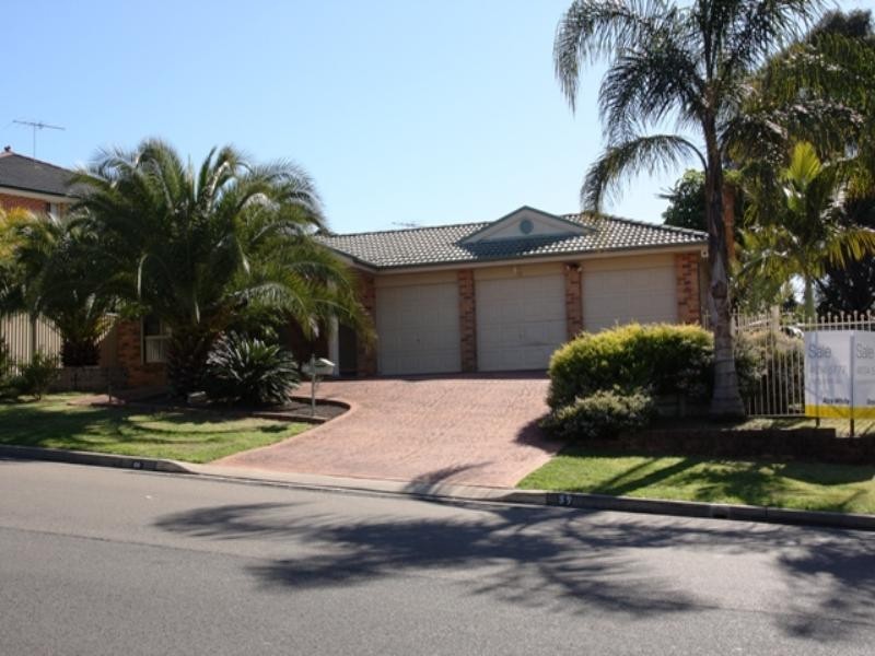 89 Cleopatra Drive, Glen Alpine NSW 2560