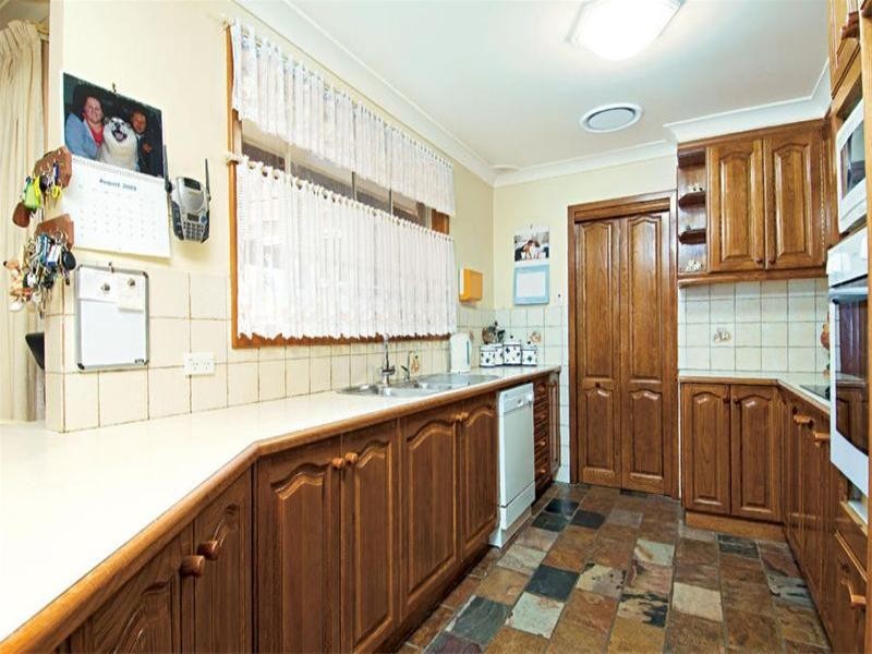 16 Fletcher Street, Minto NSW 2566