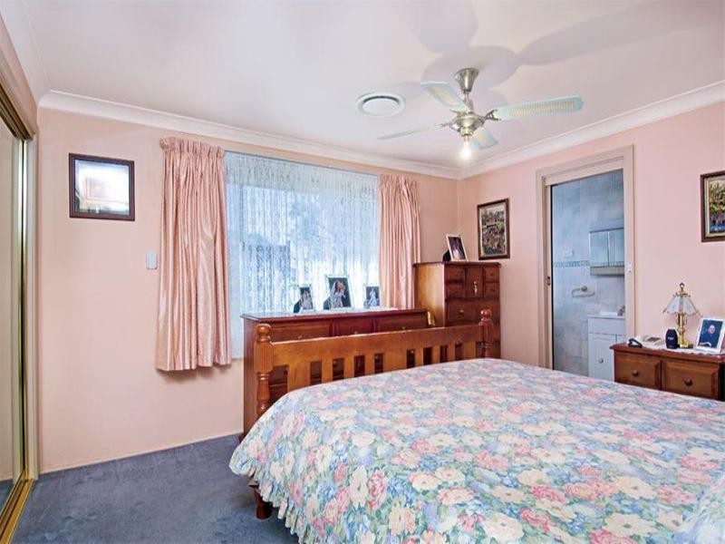 16 Fletcher Street, Minto NSW 2566