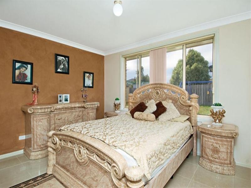 1 Durack Place, St Helens Park NSW 2560