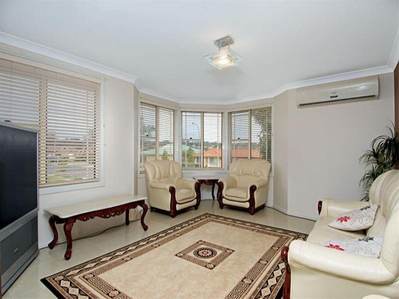 1 Durack Place, St Helens Park NSW 2560