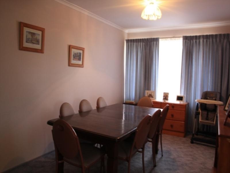 11 Jarndyce Avenue, Ambarvale NSW 2560