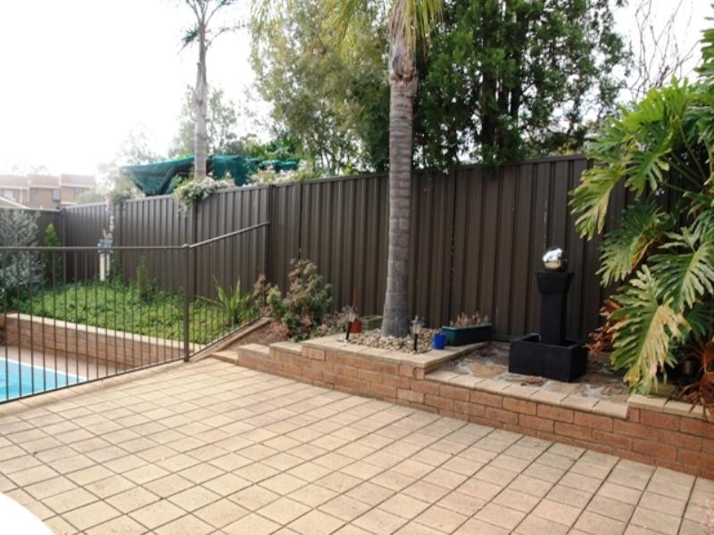 11 Jarndyce Avenue, Ambarvale NSW 2560