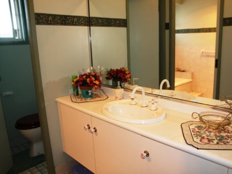 10 Lightning Street, Raby NSW 2566