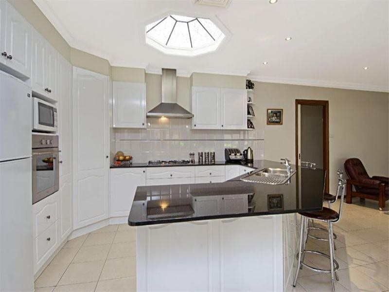 18 Hillier Close, Camden Park NSW 2570